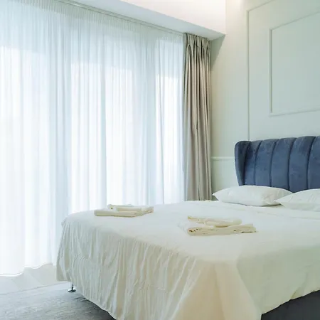 A Glass Paradise: Exclusive Flat At One Floreasca בוקרשט