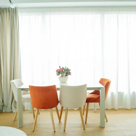 A Glass Paradise: Exclusive Flat At One Floreasca *