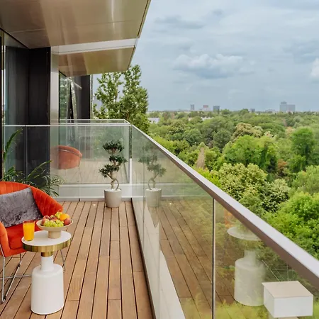 A Glass Paradise: Exclusive Flat At One Floreasca *