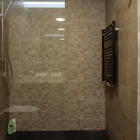 A Glass Paradise: Exclusive Flat At One Floreasca *