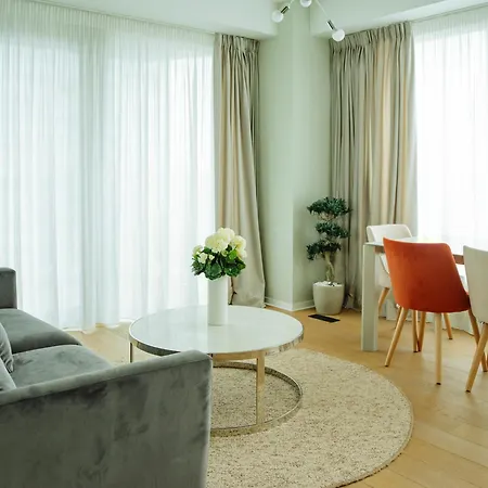 Apartment A Glass Paradise: Exclusive Flat At One Floreasca *