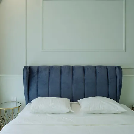 A Glass Paradise: Exclusive Flat At One Floreasca